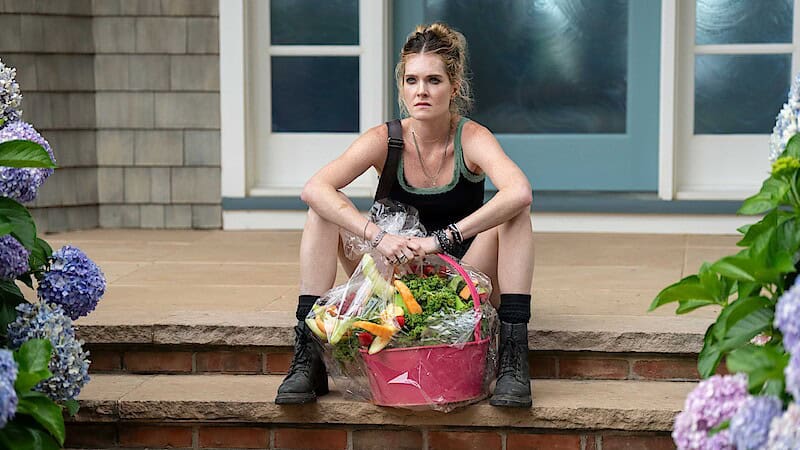 Everything to Know About Sirens: Cast, Release Date, Photos for Julianne Moore and Meghann Fahy Dark Comedy - Netflix Tudum