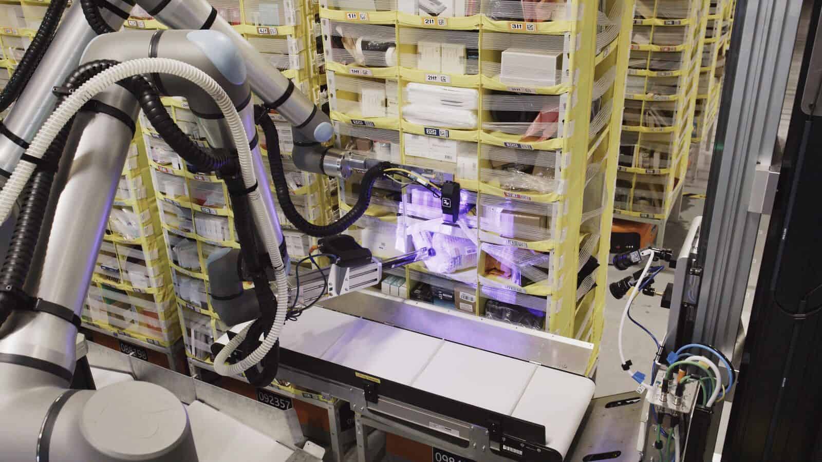 Amazon Vulcan Robot