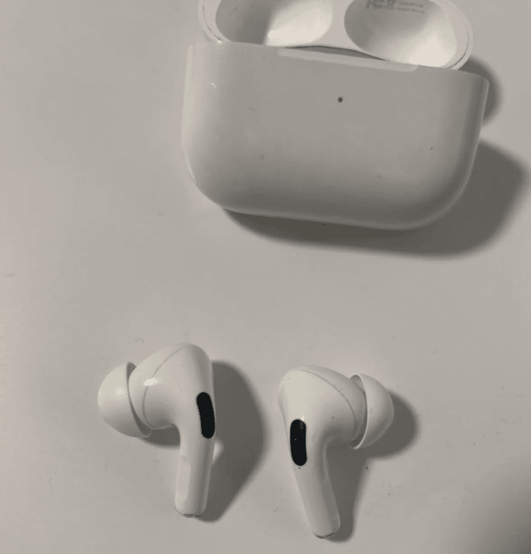 Apple AirPods 4 vs AirPods Pro 2: Key Features Compared - 9meters