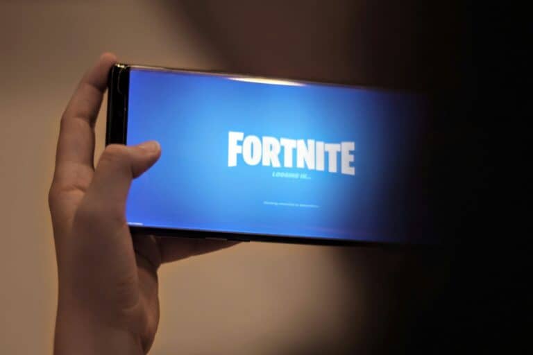 How popular is fortnite do people still play in 2024 9meters