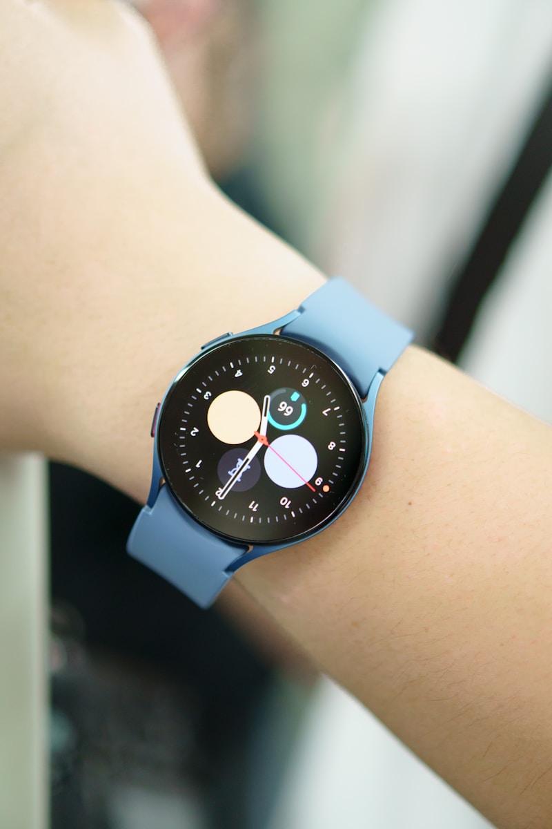 Samsung galaxy watch compatible with iphone on sale